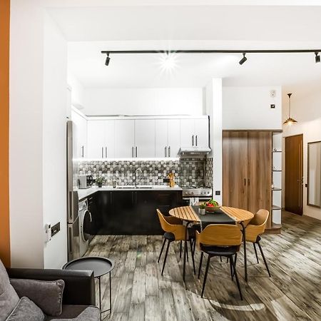 Hotelise I Gin Apartment Ереван Екстериор снимка