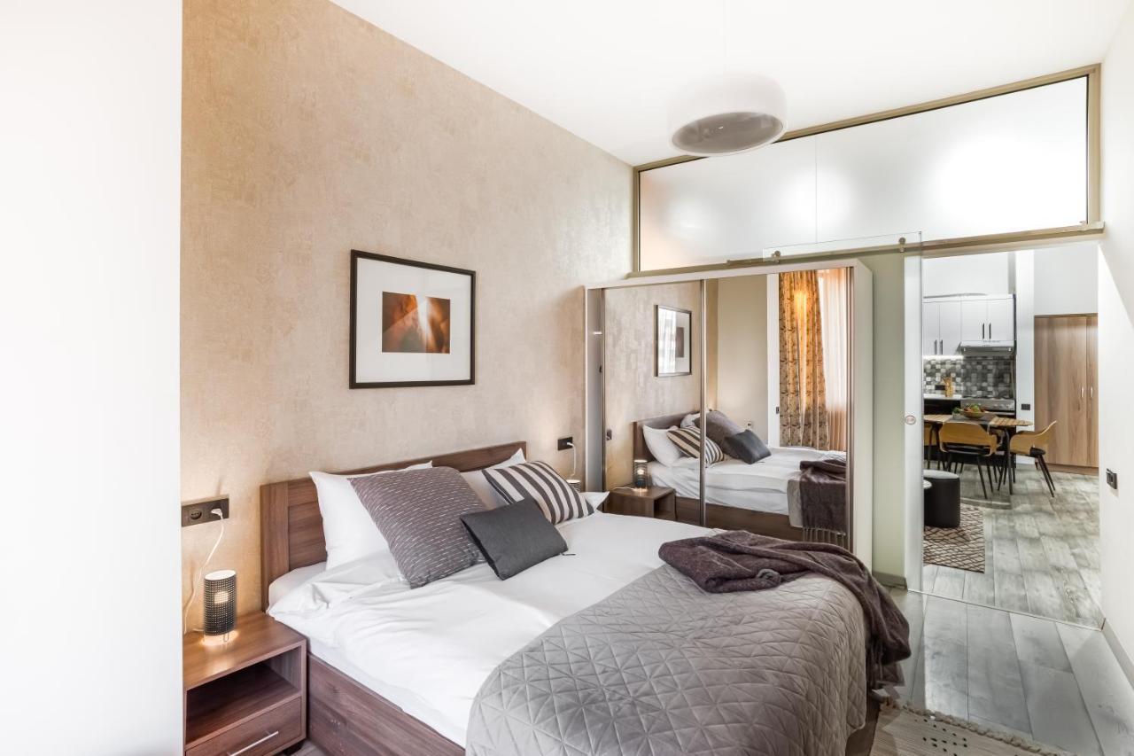 Hotelise I Gin Apartment Ереван Екстериор снимка