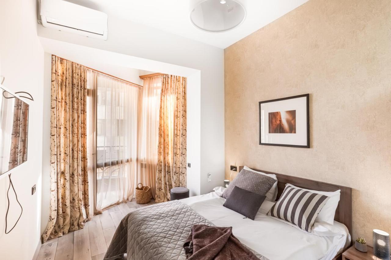 Hotelise I Gin Apartment Ереван Екстериор снимка