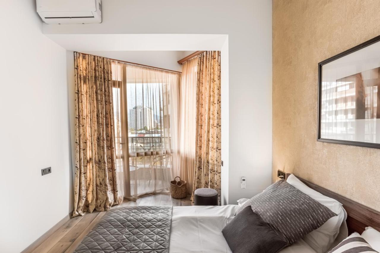 Hotelise I Gin Apartment Ереван Екстериор снимка