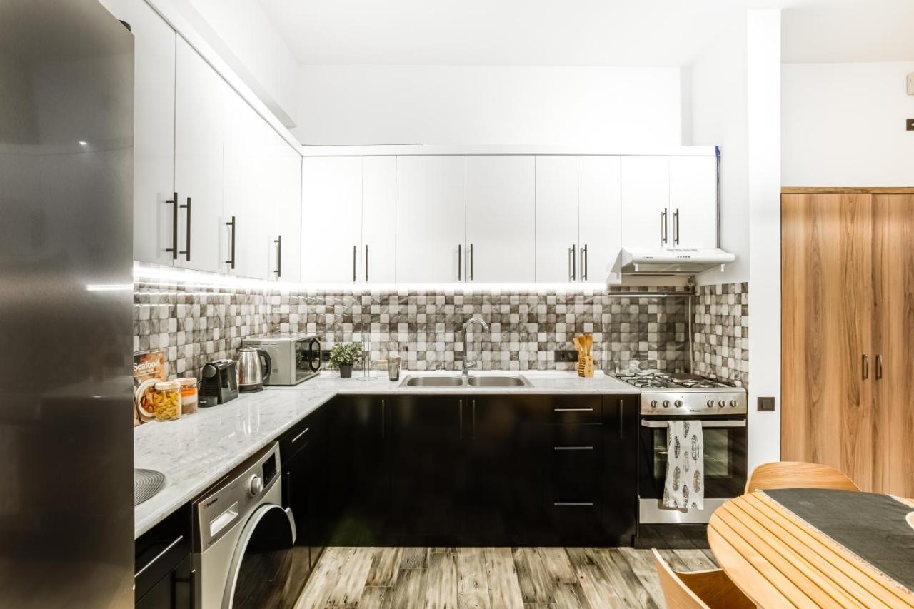 Hotelise I Gin Apartment Ереван Екстериор снимка
