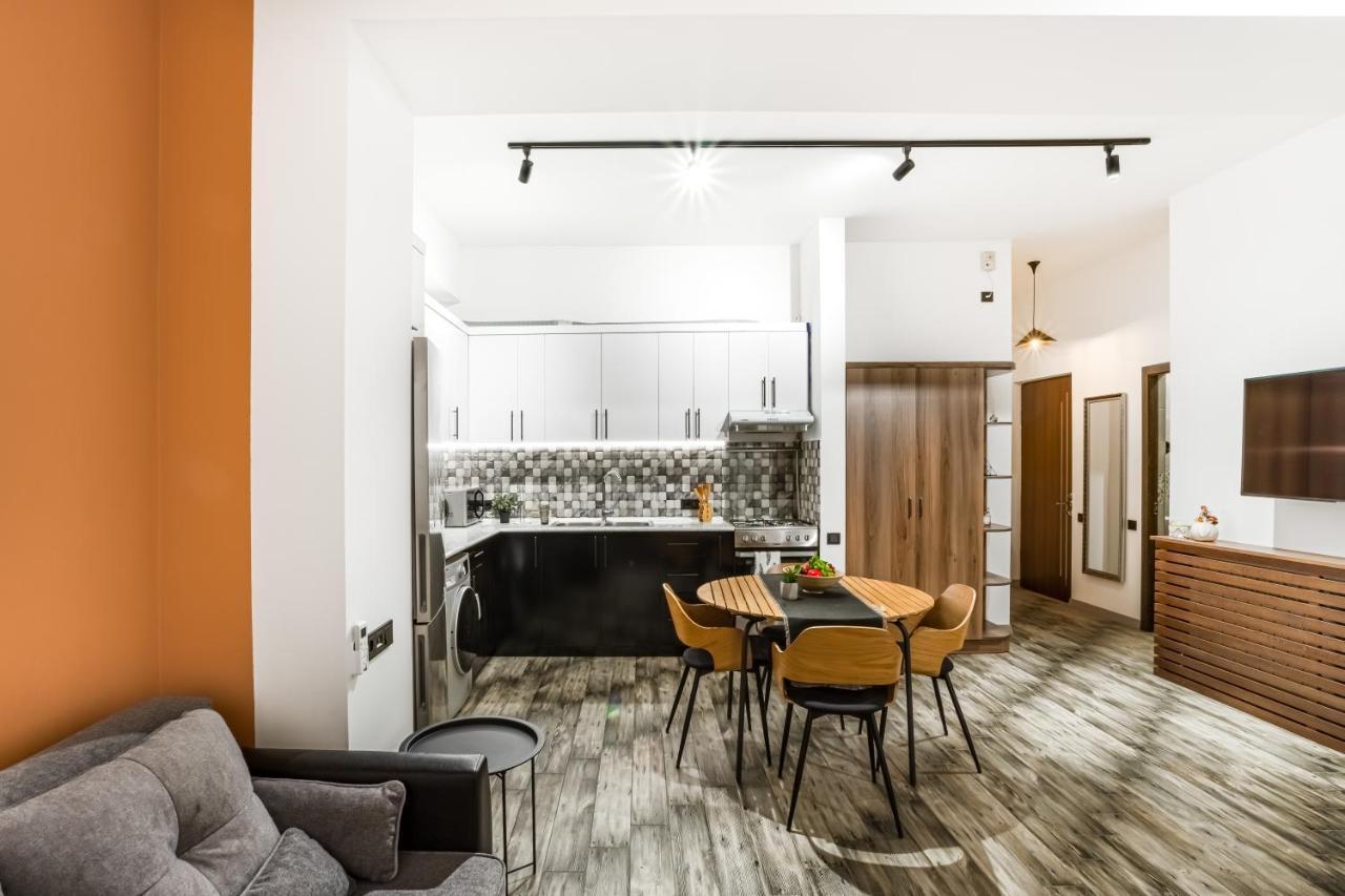 Hotelise I Gin Apartment Ереван Екстериор снимка