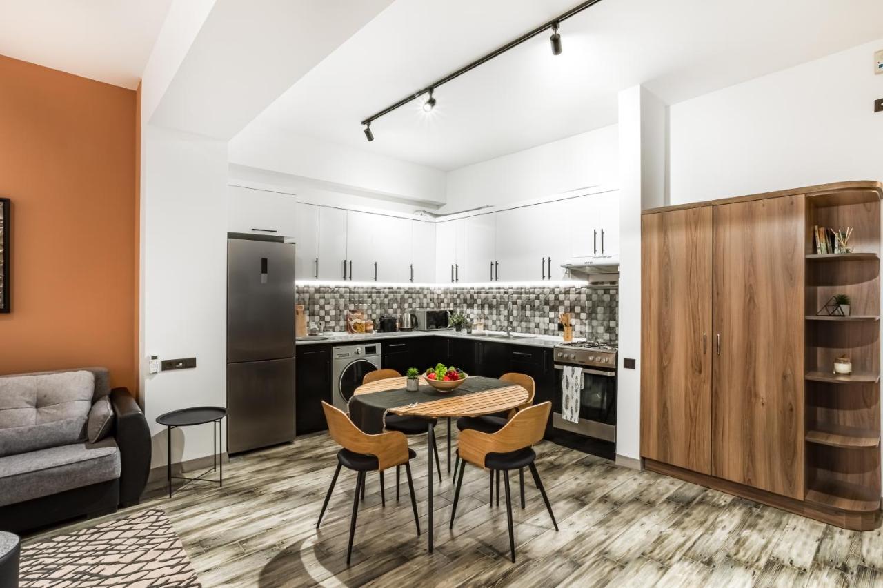 Hotelise I Gin Apartment Ереван Екстериор снимка